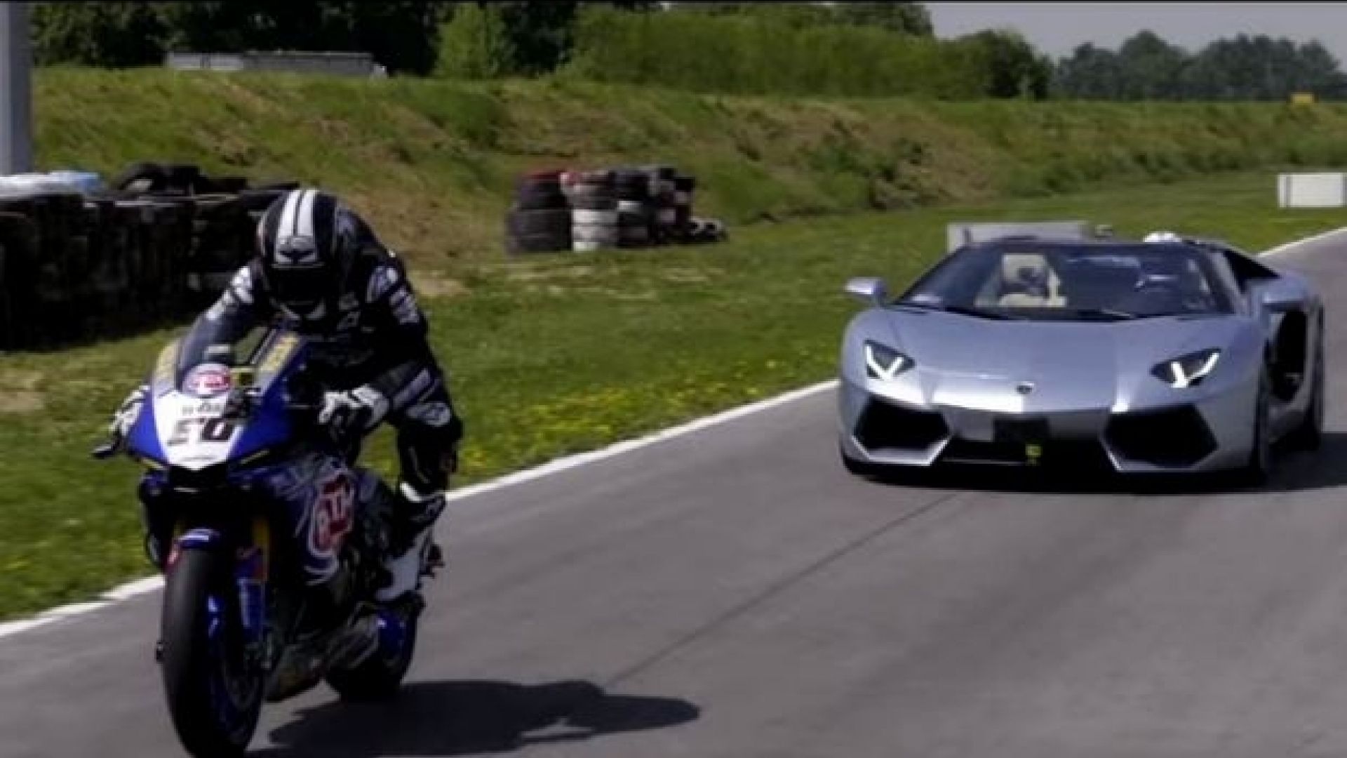 Moto - News, Yamaha R1 SBK Vs Lamborghini Aventador [VIDEO] 