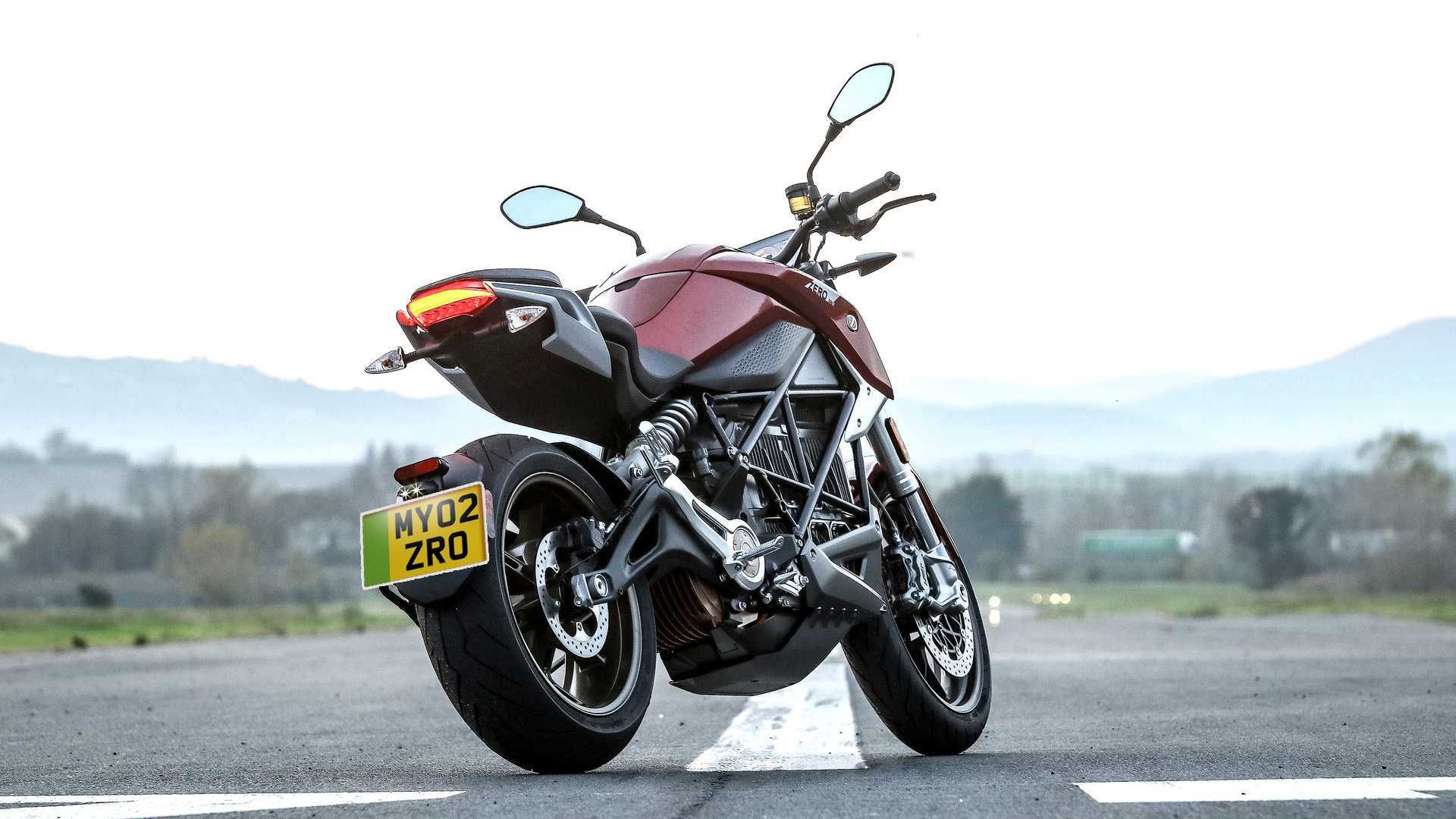 Moto - News, Regno Unito: targhe verdi per moto e scooter elettrici