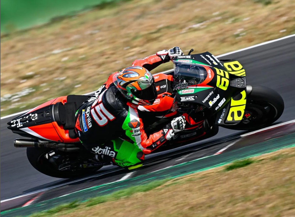 MotoGP, Loris Capirossi is already on track at Misano on the Aprilia RS-GP MotoGP bike GPone