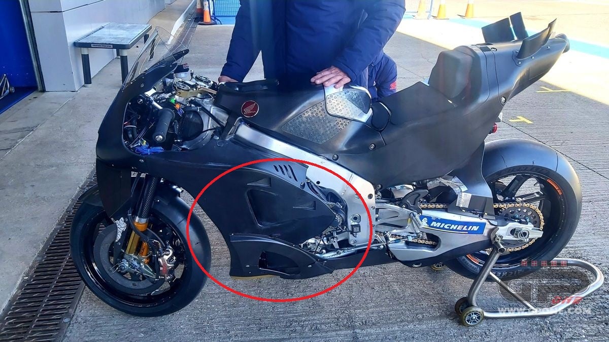 MotoGP, Bradl on track with the new Honda RC213-V at Jerez waiting for Marquez.
