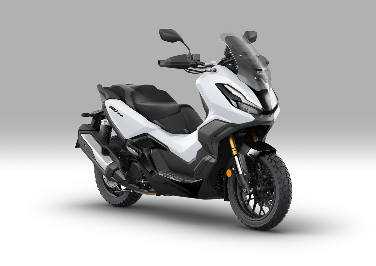 Honda Forza 350 e ADV 350 2024: nuovi colori per i vendutissimi scooter
