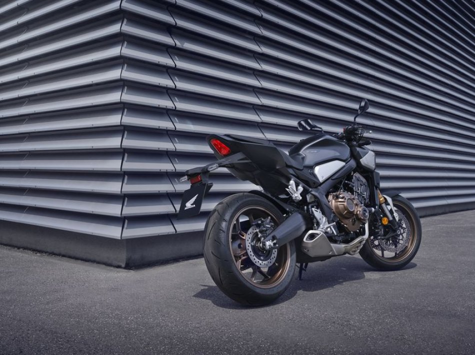 New 2024 CB650R: Minimalist Perfection, Street Motorcycle