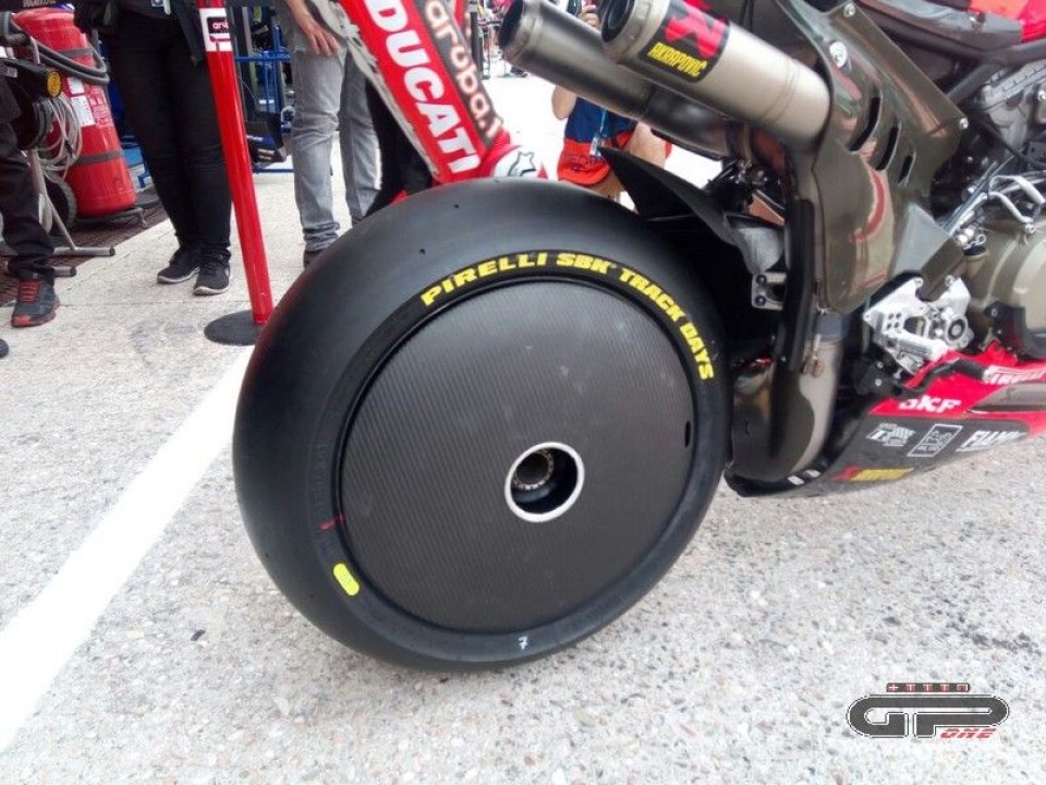 SBK Ducati hub cap the devil is in the detail GPone