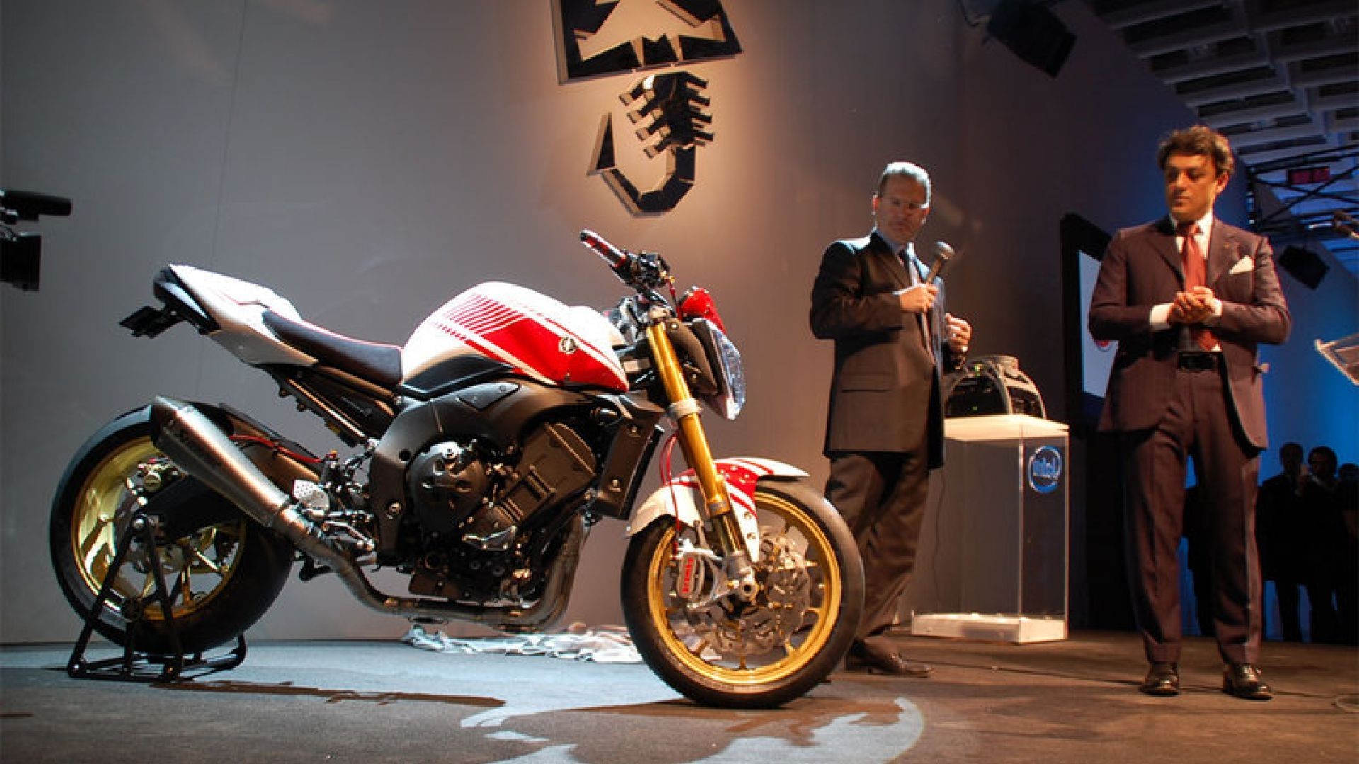 Moto News Yamaha FZ1 Abarth Assetto Corse GPone