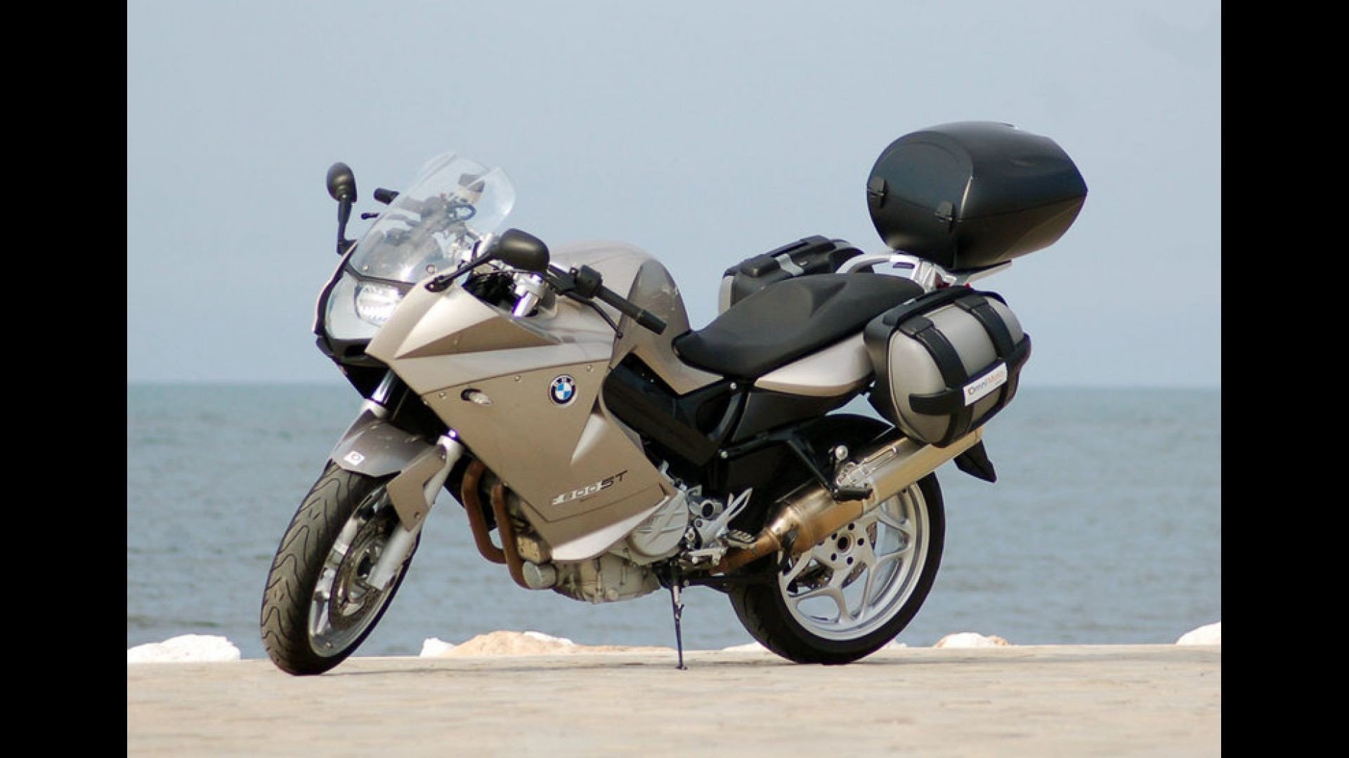 Borse laterali bmw hotsell f 800 st usate