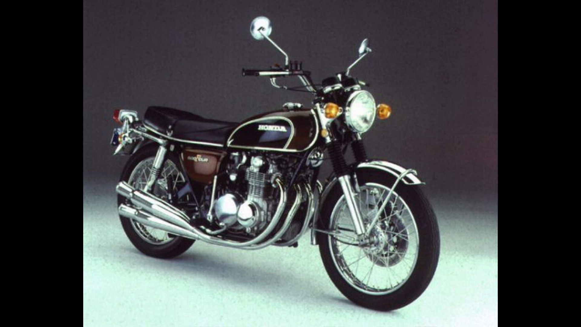 Moto News Honda CB500 Four In medio stat virtus GPone