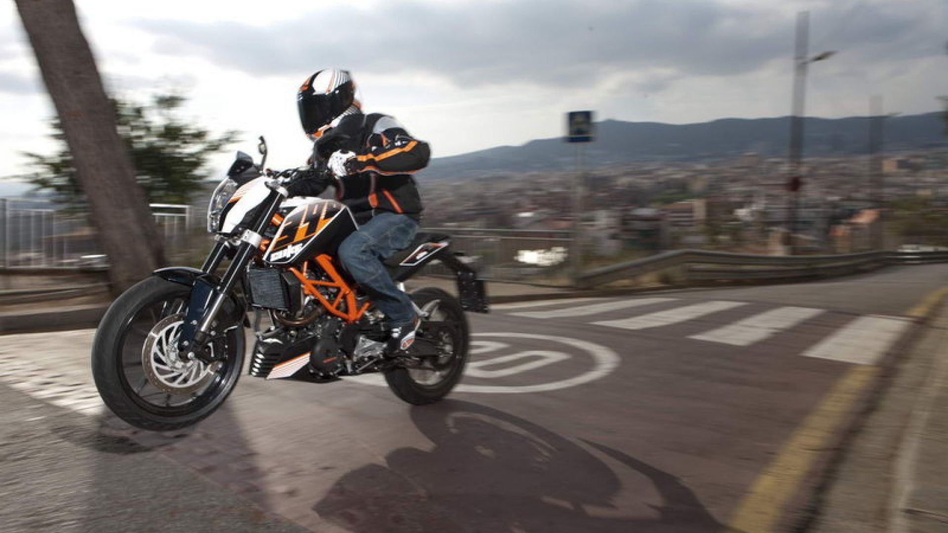 Moto News KTM 390 Duke 2013 GPone