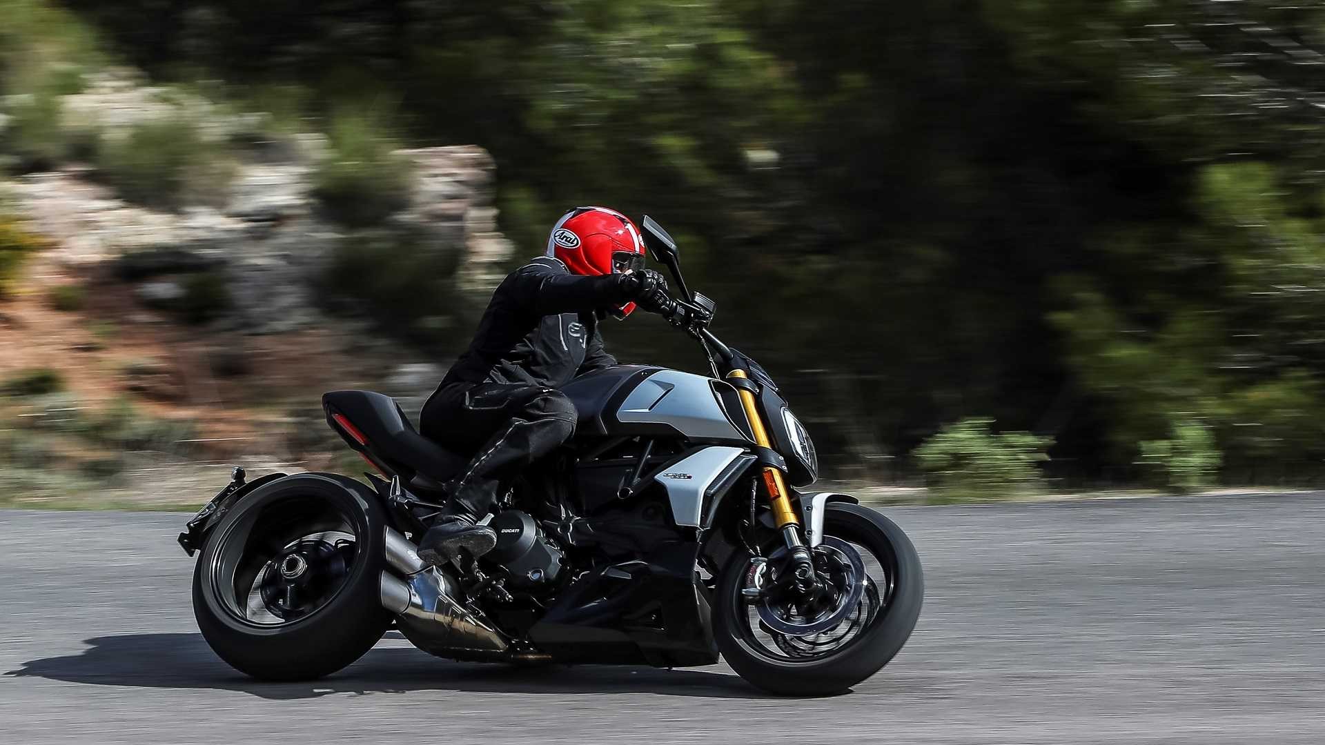 Ducati diavel 900 discount