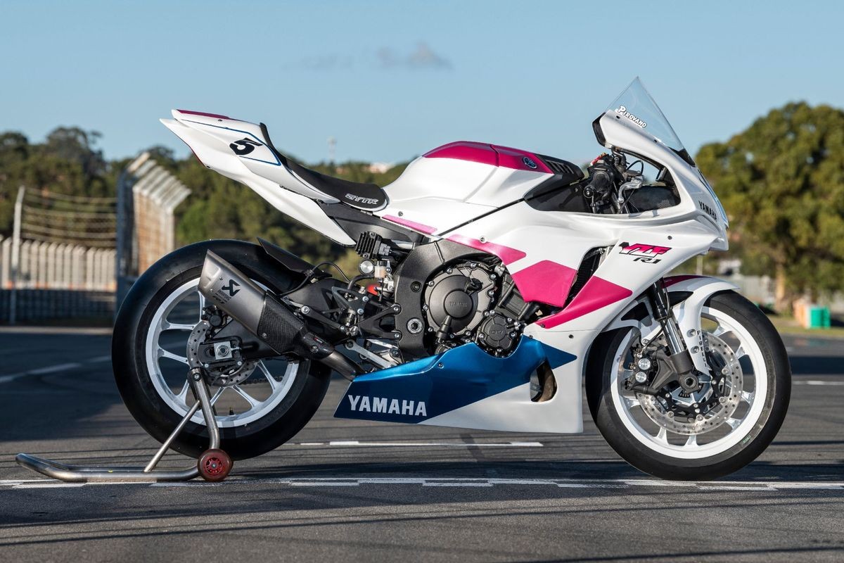 SBK La Yamaha R1 replica Pirovano all asta su eBay il ricavato in beneficenza GPone