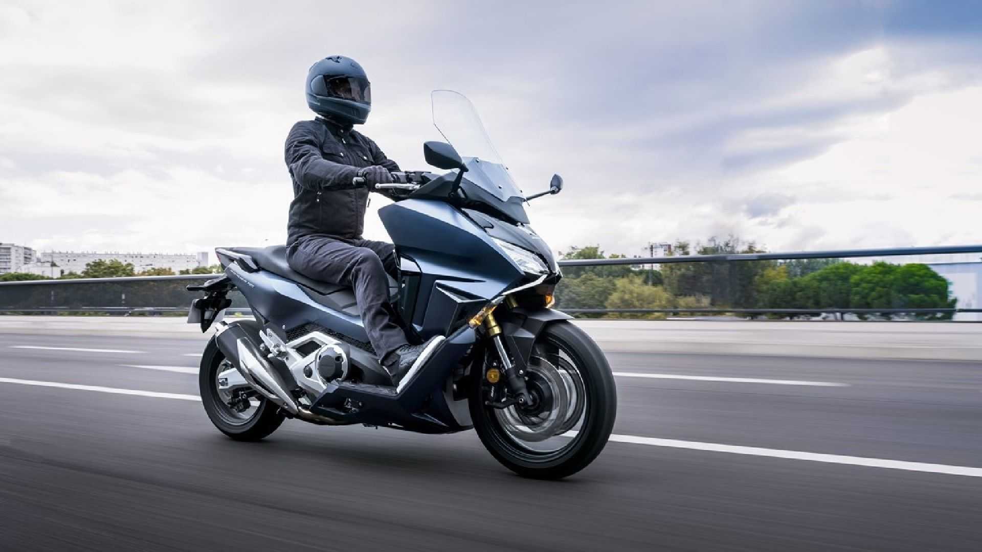 Nuovi maxi scooter 2020 online