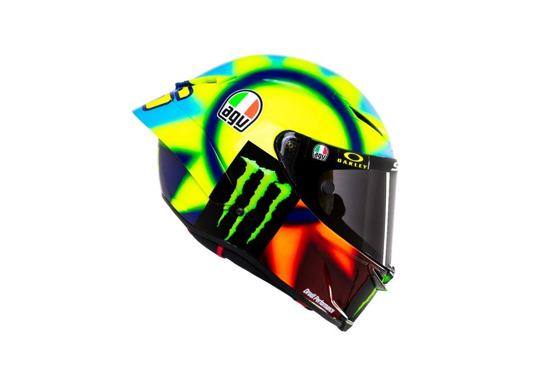 brumoso Regularmente Sin aliento MotoGP, PHOTOS AND VIDEO - Valentino Rossi unveils his new 2021 helmet |  GPone.com